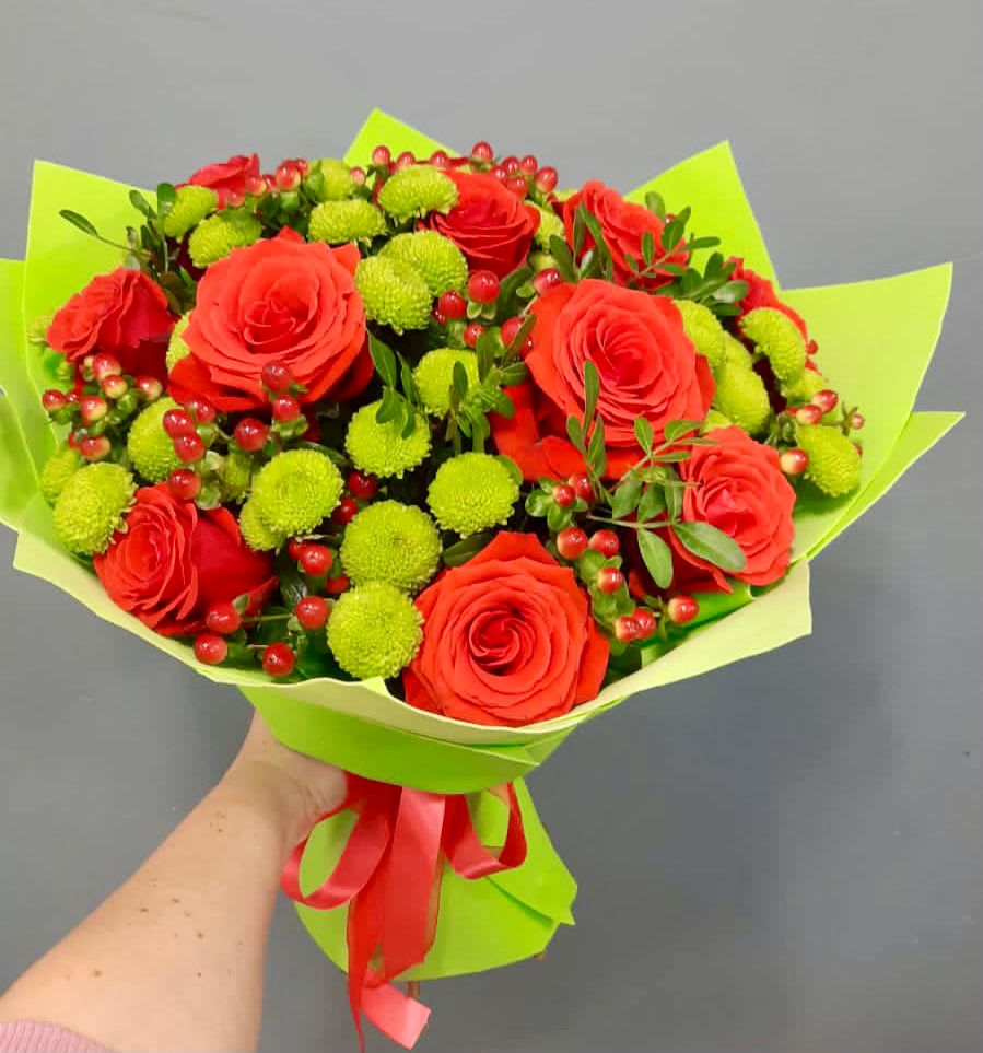 Букет цветов из: Хризантемы и Розы в Юрлово