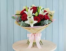 Букет цветов из:  Лилии и Розы в Юрлово
