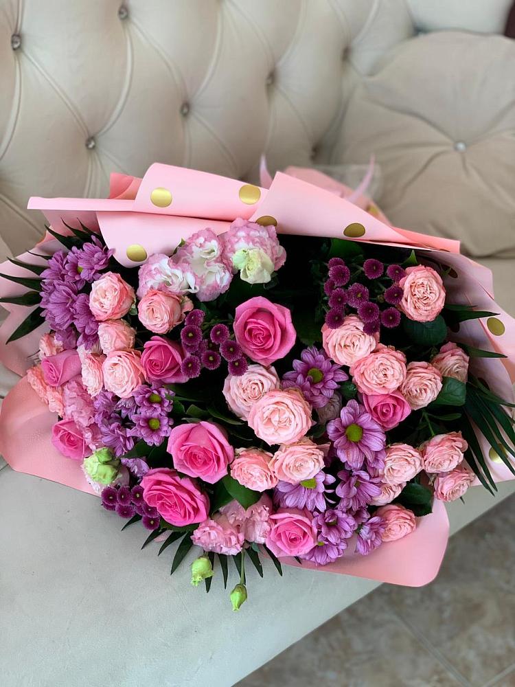 Букет цветов из: Хризантемы, Розы и Лизиантусы в Юрлово