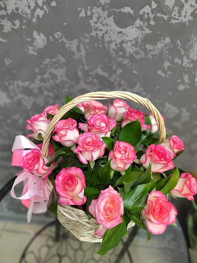 Цветочная композиция из Розы в корзине в Юрлово