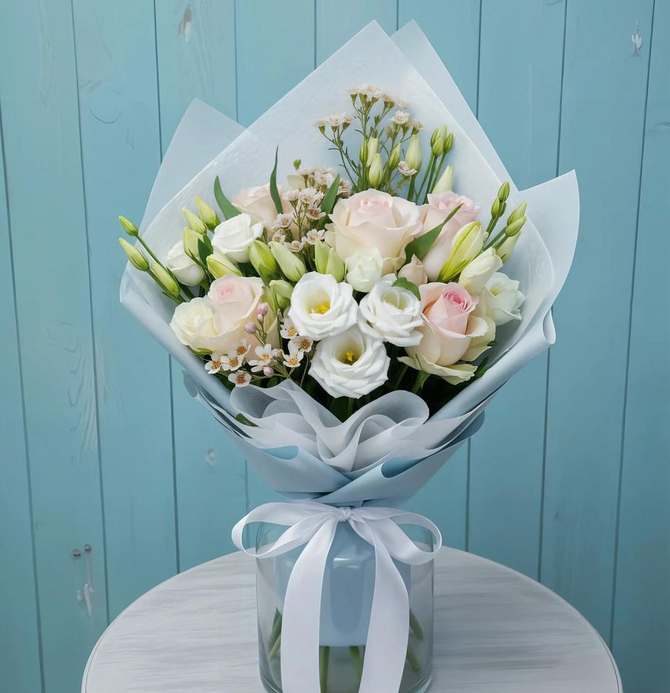 Букет цветов из: Розы и Лизиантусы в Юрлово