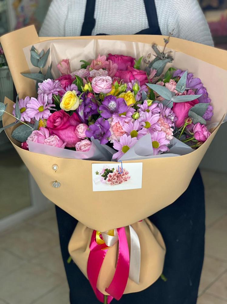 Букет цветов из: Хризантемы, Гвоздики и Альстромерии в Юрлово