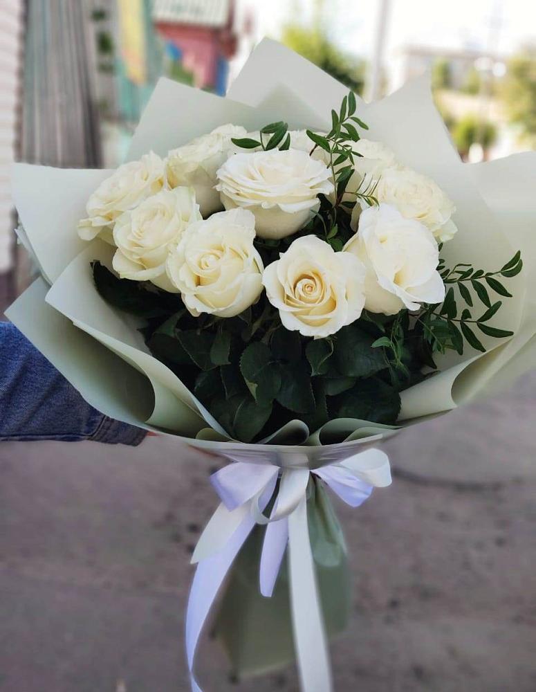 Букет Белые розы Проуд в Юрлово