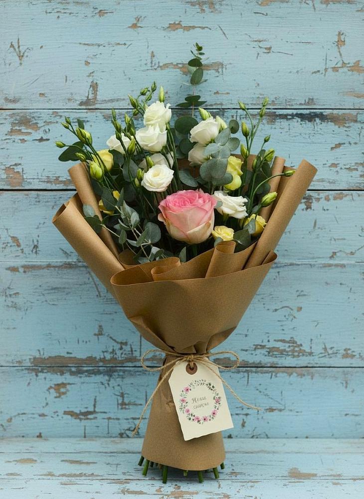 Букет цветов из: Розы и Лизиантусы в Юрлово