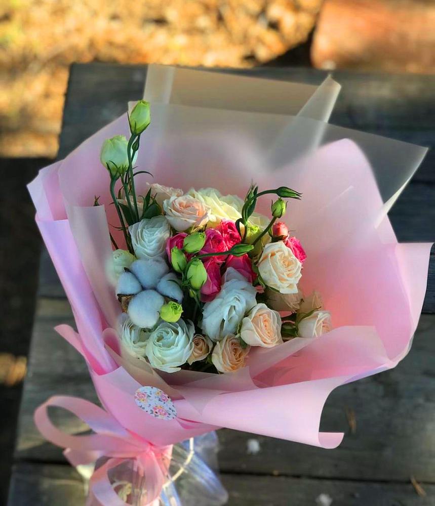 Букет цветов из: Розы и Лизиантусы в Юрлово