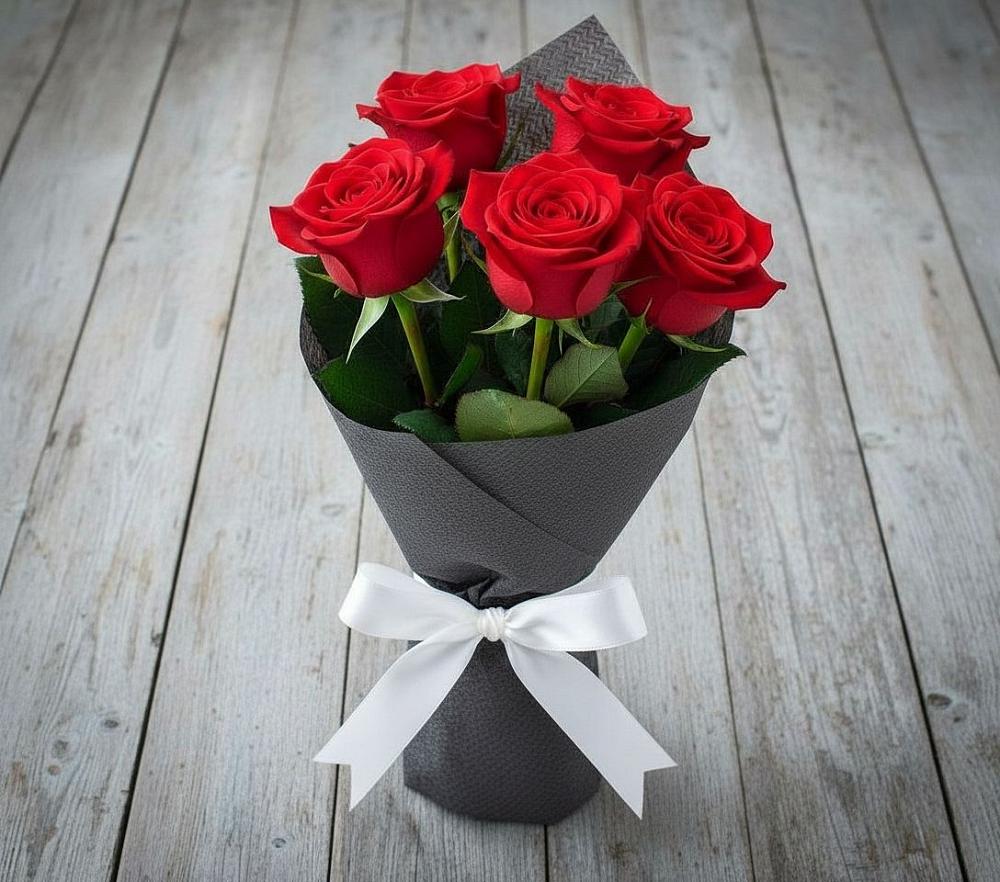 Букет 5 Красных роз Эдлесс Лав в Юрлово