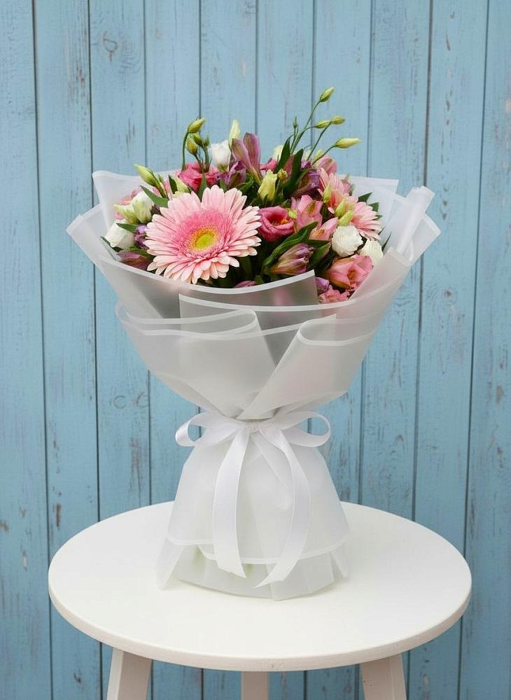 Букет цветов из: Герберы, Альстромерии и Лизиантусы в Юрлово