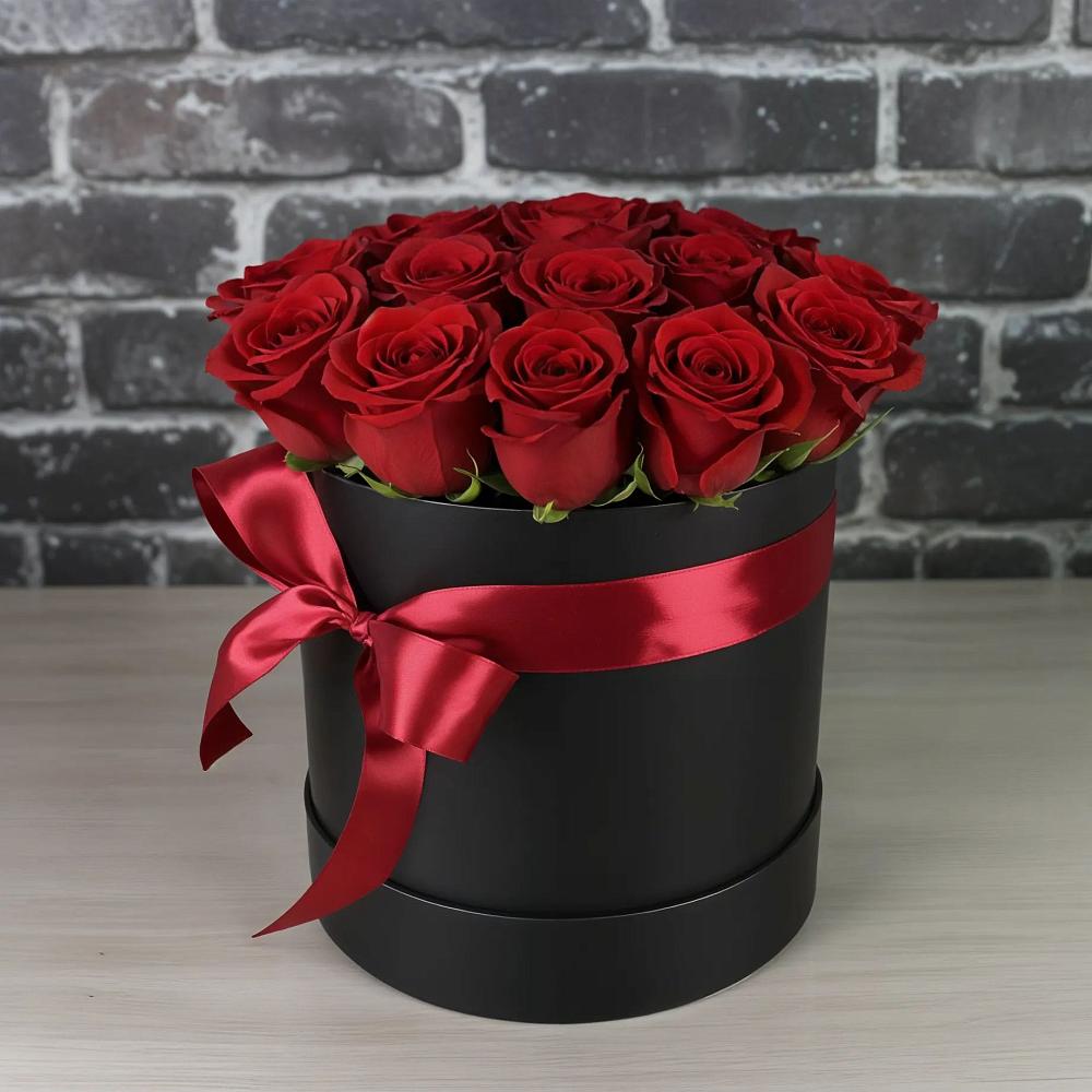 Цветочная композиция из Розы в шляпной коробке в Юрлово