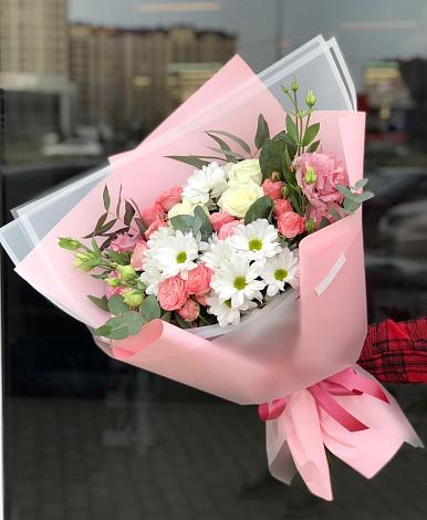 Букет цветов из: Розы, Лизиантусы и Хризантемы в Юрлово
