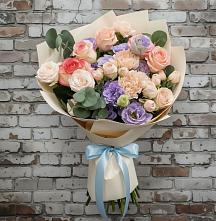 Букет цветов из:  Розы, Лизиантусы и Гвоздики в Юрлово