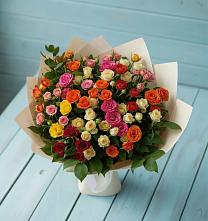 Букет Микс из разноцветных кустовых роз в Юрлово