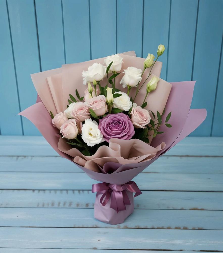 Букет цветов из: Розы и Лизиантусы в Юрлово